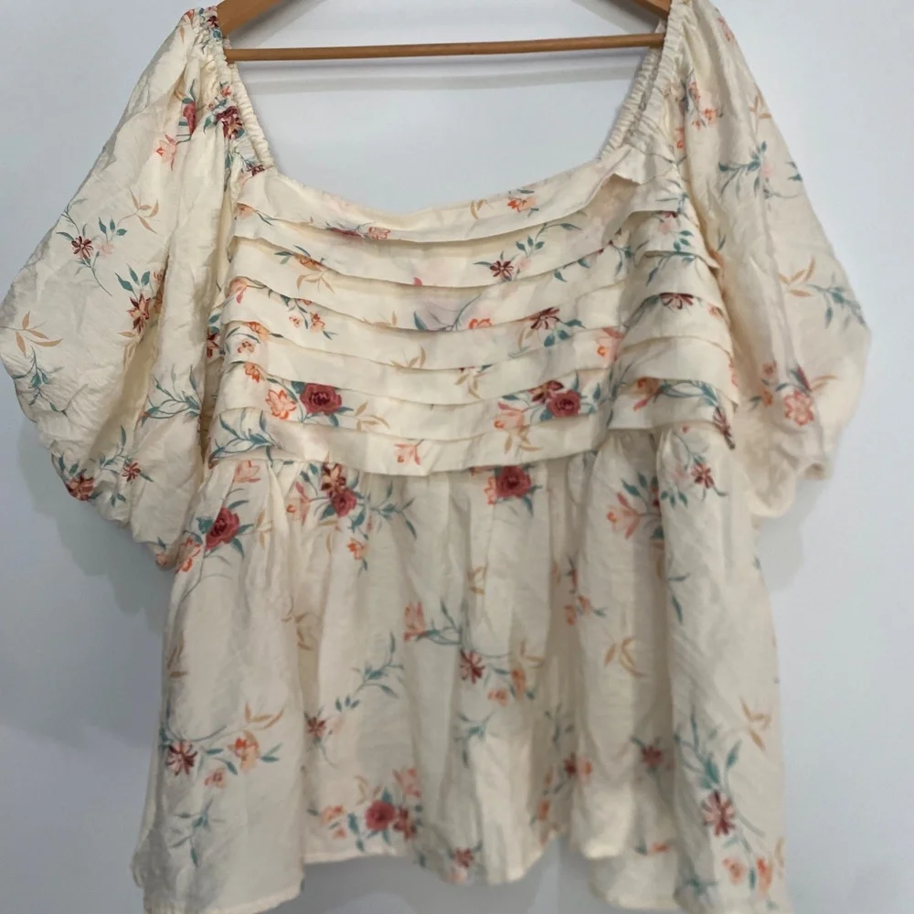 Torrid 1X Ruched Puff Sleeve Top - Picture 3 of 13